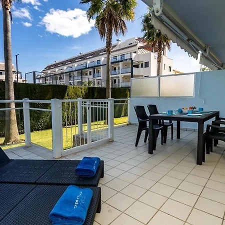 아파트 With Terrace, 250m From The